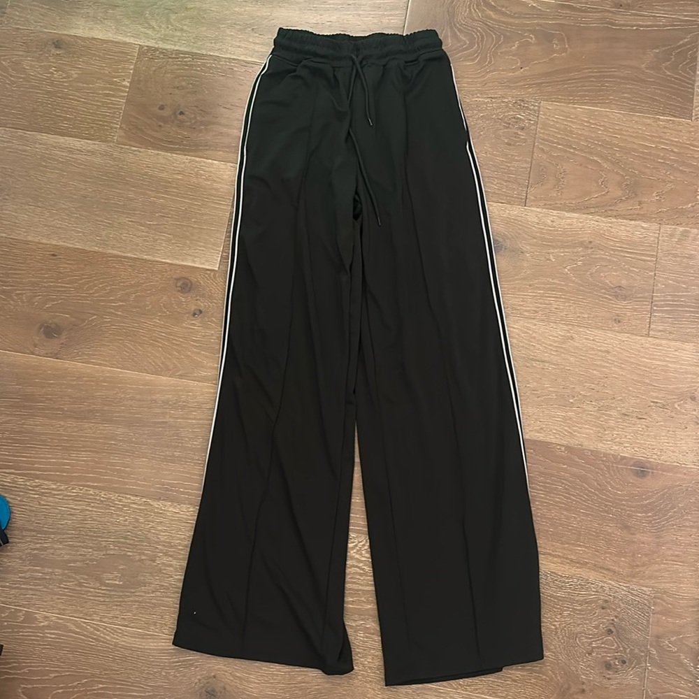 Cotton On Woman’s Joggers (Stripes on side)